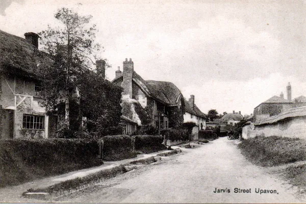 jarvis-street-early-1900s61BB9594-662F-0ED0-FC75-04E0DF9279DE.webp