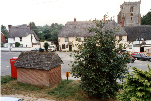 the-ship-and-centre-of-upavon-1980sDA1ED9F9-DFD2-4ED9-D42C-8328E382988E.png