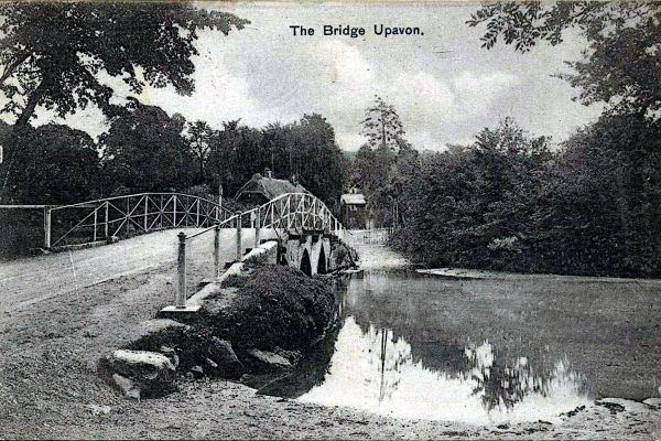 upavon-bridge-1909F3E71487-BDBB-C90F-6C1C-79CB4DEC3482.jpg