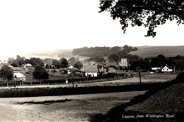 upavon-from-widdington-road-1940-editedA492A7F7-F3FC-CF35-C016-BA031C126DE9.jpg
